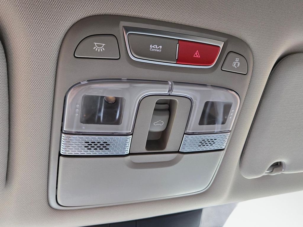 Used 2025 Black Kia S image 33