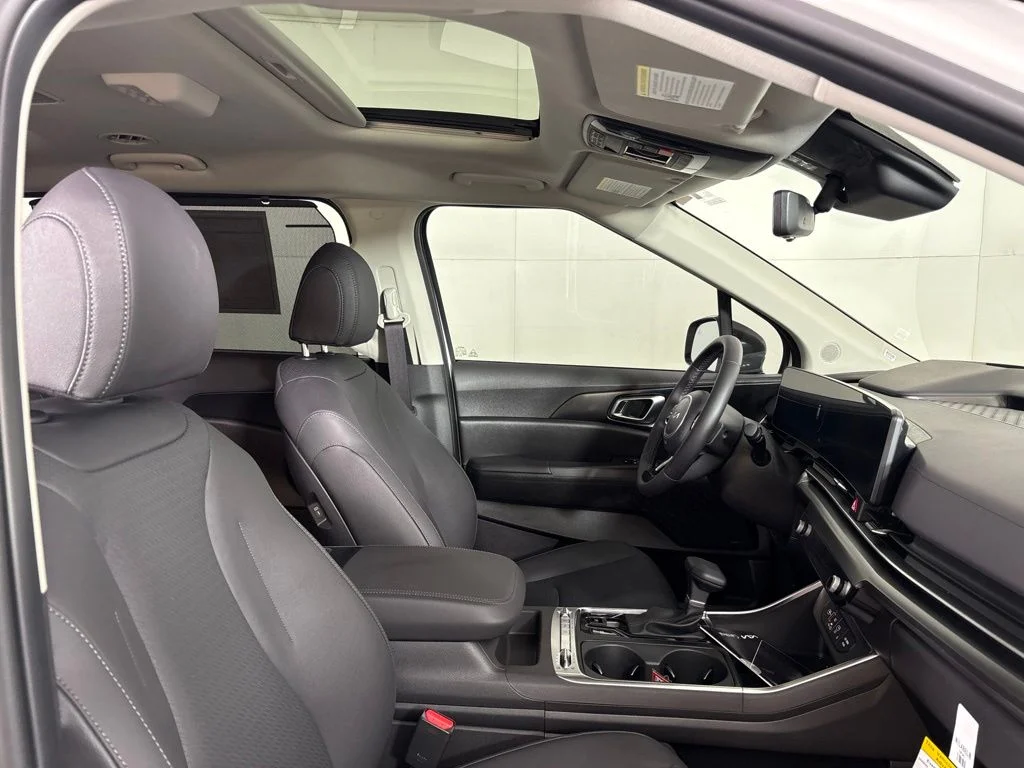 New 2026 Snow White Pearl Kia SX Prestige image 17