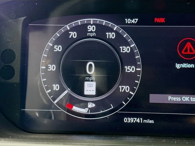 Used 2020 White Land Rover HSE Dynamic image 13