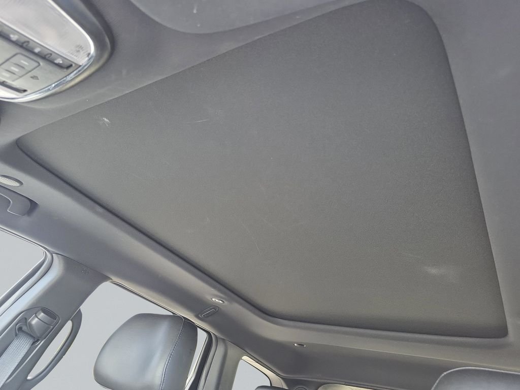 Used 2021 Granite Crystal Metallic Clearcoat Jeep Limited image 28