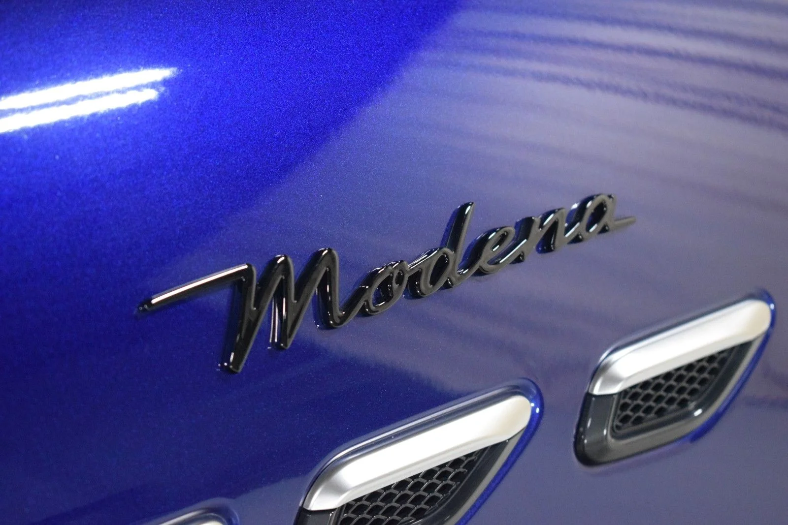 Certified Used 2023 Blue Maserati  image 13