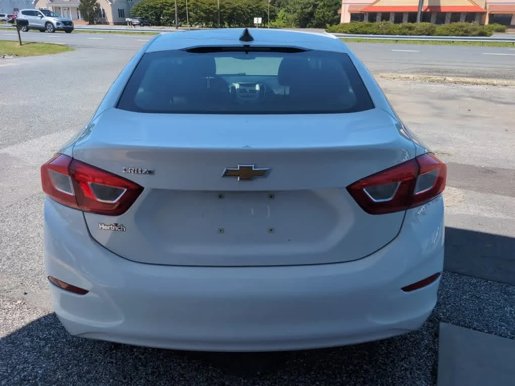 Used 2017 Summit White Chevrolet LS image 10