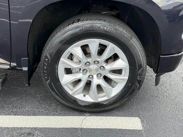 Used 2023 Gray Chevrolet Custom image 19