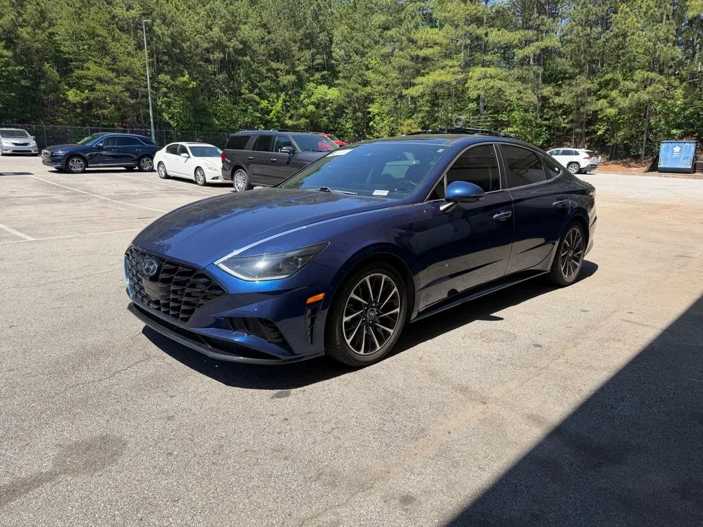 Used 2020 Blue Hyundai Limited image 3