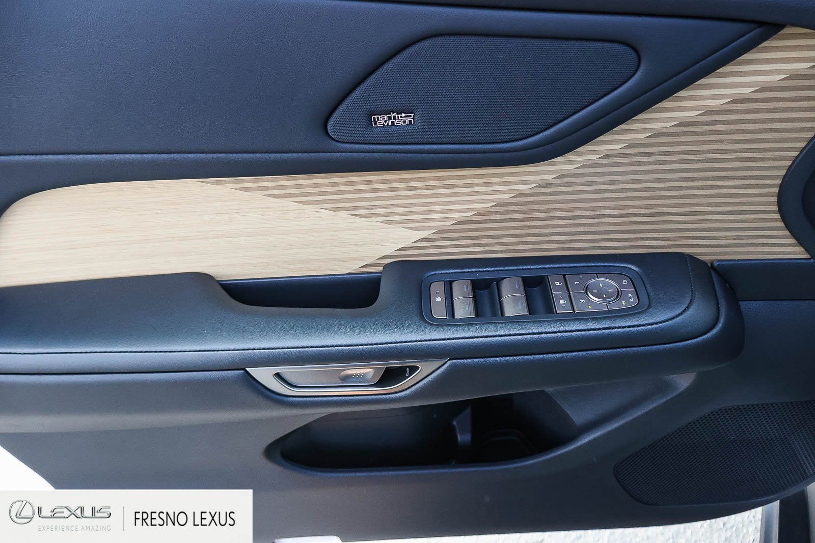 New 2026 Iridium Lexus ES 350e LUXURY image 23