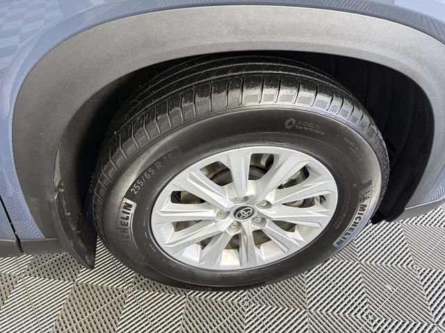 Used 2024 White Toyota XLE image 12
