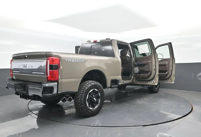 New 2027 Marsh Gray Metallic Ford F-250® King Ranch® image 34