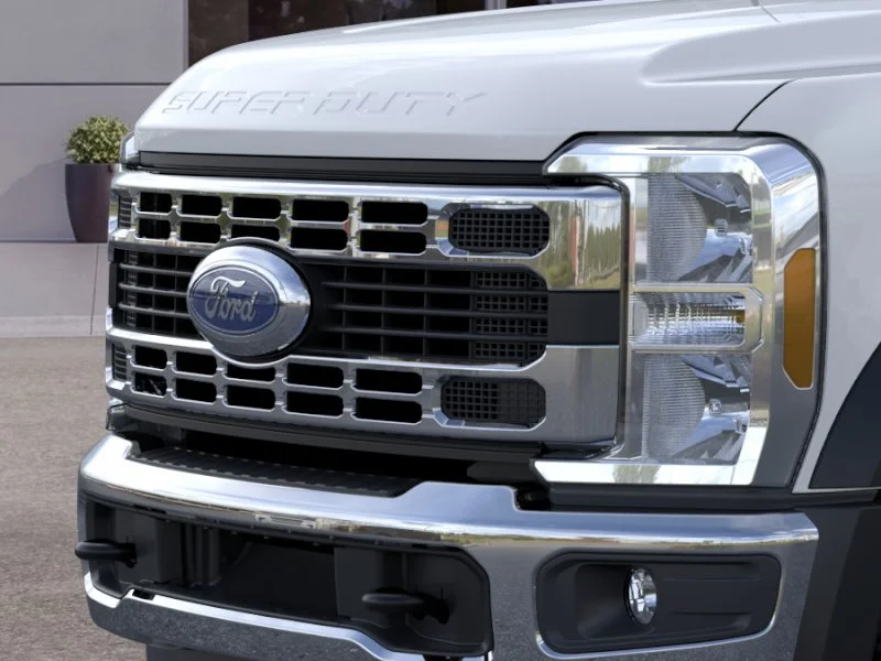 New 2026 Oxford White Ford F-550® XL image 17