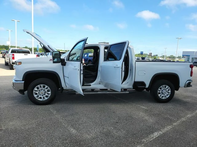 Used 2024 White Chevrolet LT image 15