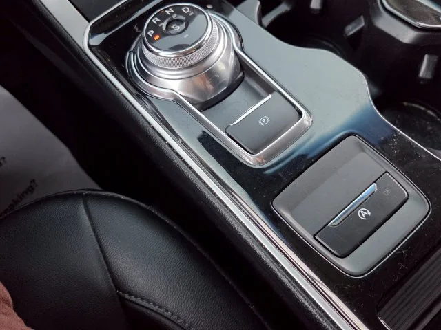 Used 2019 Silver Ford SEL image 20