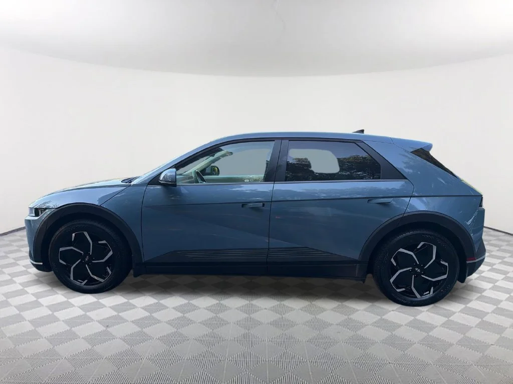 Used 2023 Blue Hyundai SEL image 8