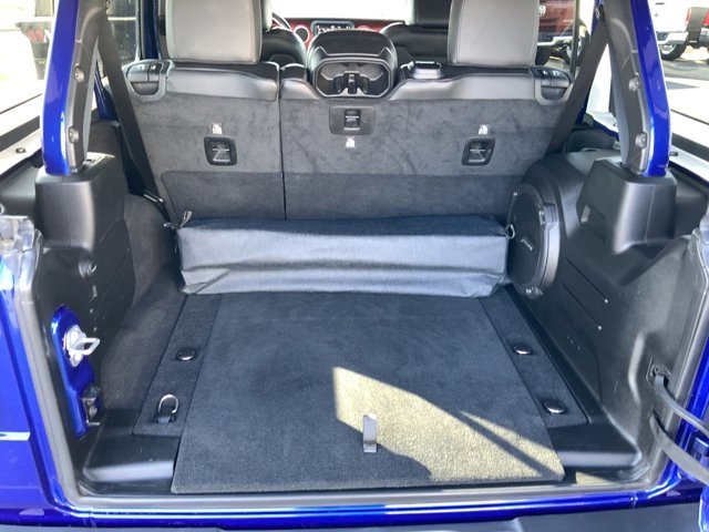 Used 2020 Ocean Blue Metallic Clearcoat Jeep Rubicon image 7