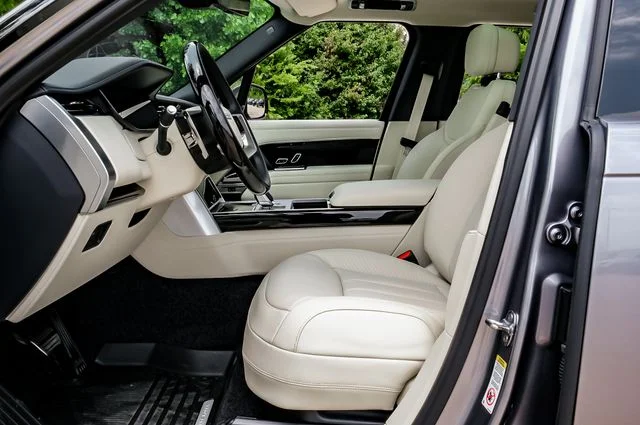 New 2026 Gray Land Rover SE image 3