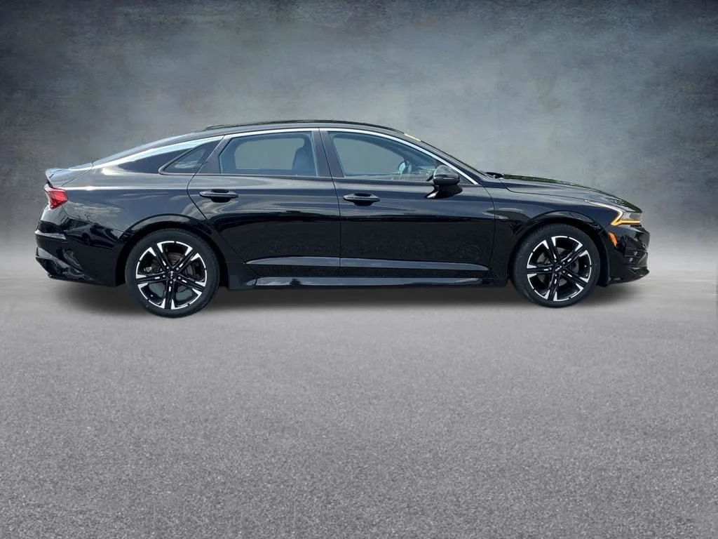 Used 2022 Black Kia GT-Line image 7