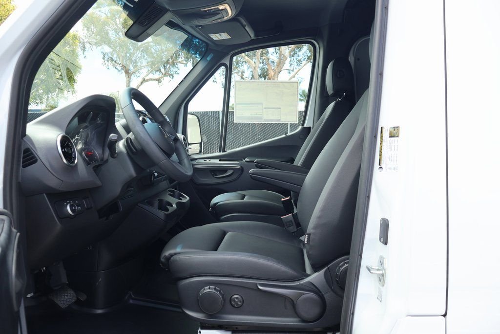 New 2026 Arctic White Mercedes-Benz Cargo 144 WB image 6