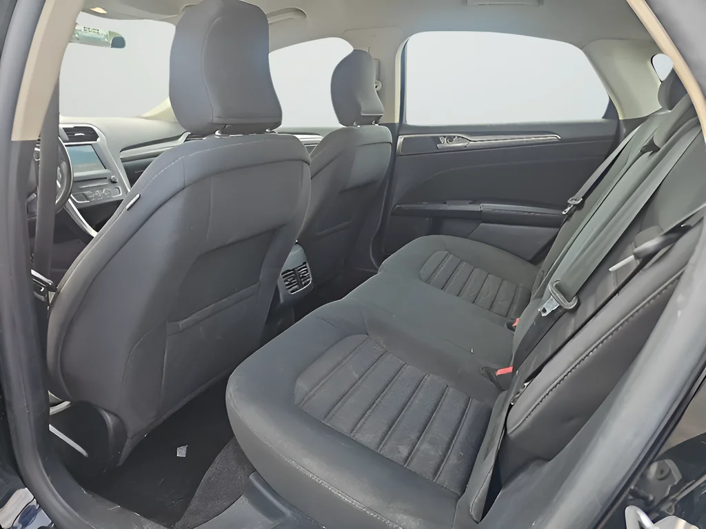 Used 2018 Black Ford SE image 18