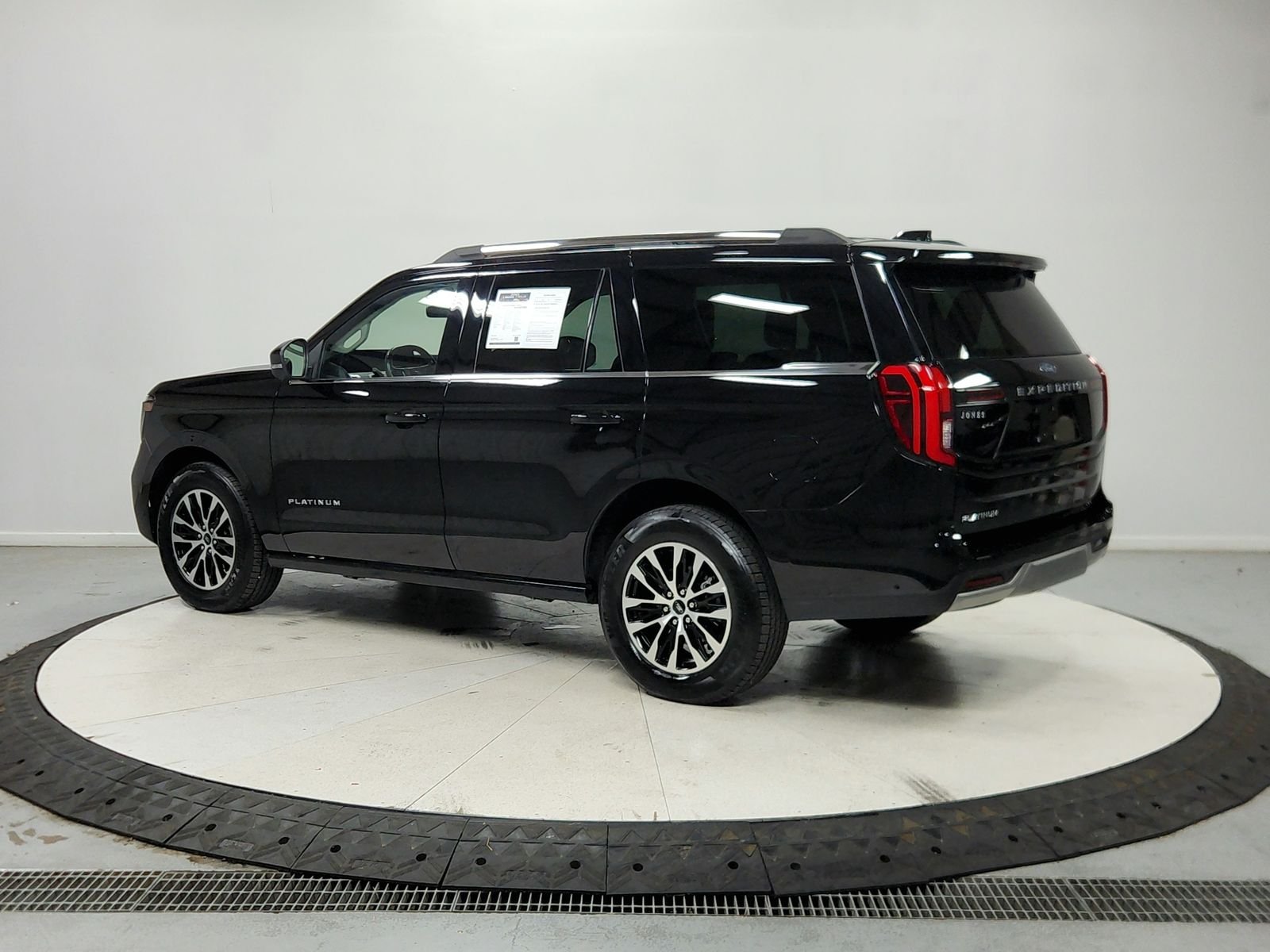 Used 2025 Agate Black Ford Platinum image 6