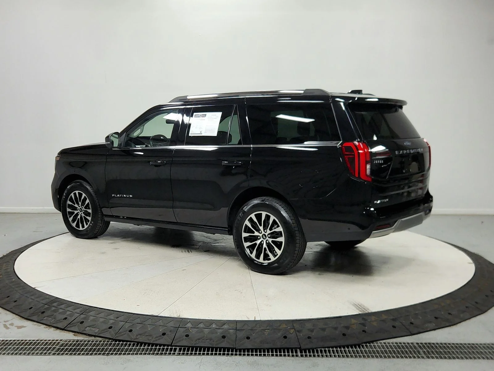 Used 2025 Black Ford Platinum image 6
