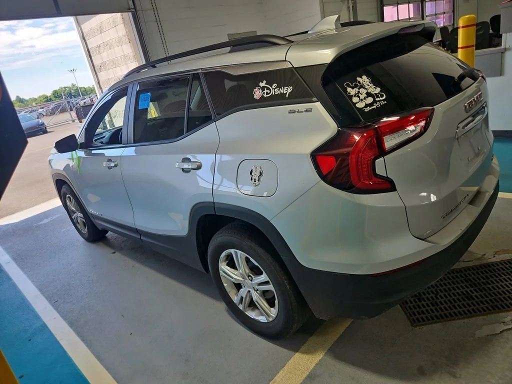 Used 2022 Silver GMC SLE image 4