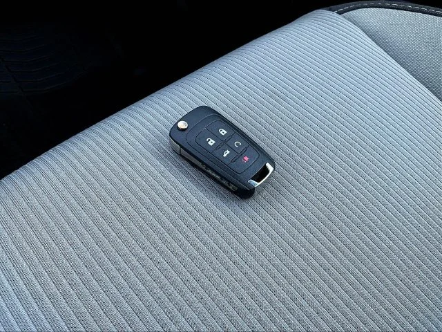 Used 2013 Silver Chevrolet 1LT image 33