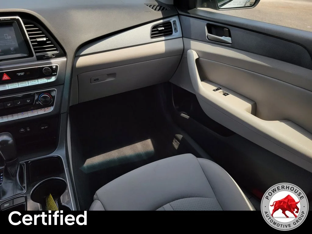 Used 2018 White Hyundai SEL image 19