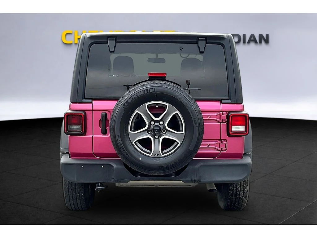 Used 2022 Pink Jeep Sport S image 4