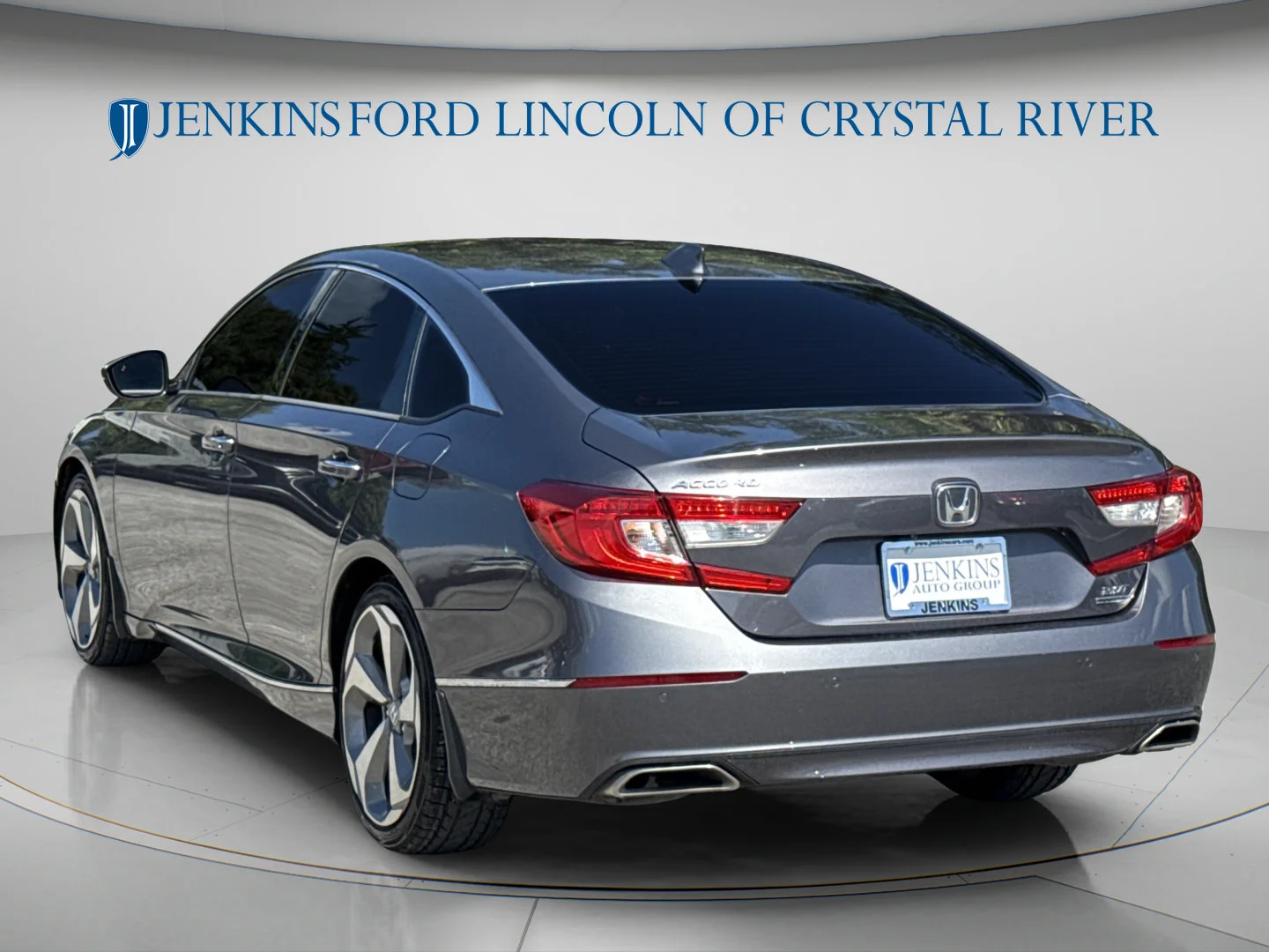 Used 2018 Crystal Black Pearl Honda Touring 2.0T image 6