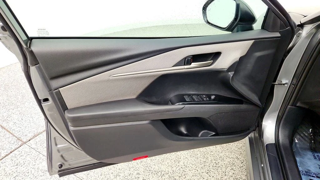 Used 2025 Heavy Metal Toyota SE w/ Power Moonroof, Cold Weather Pkg & Convenience Pkg image 11