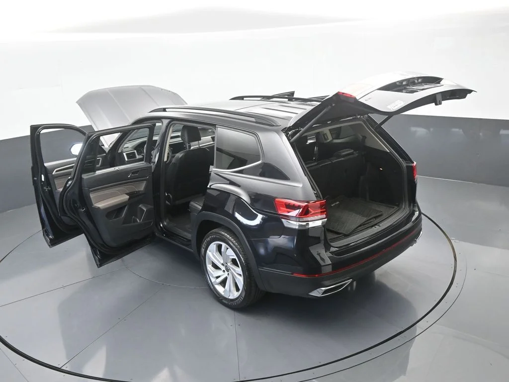 Used 2021 Deep Black Volkswagen 2.0T SE w/Technology image 67