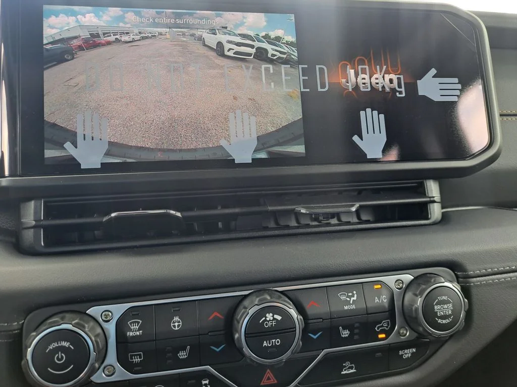 2025 Jeep Wrangler 4-Door Sahara - Photo 11