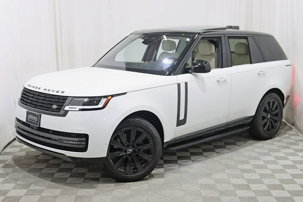 Used 2023 White Land Rover SE image 7