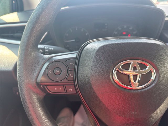 Used 2025  Toyota LE image 28
