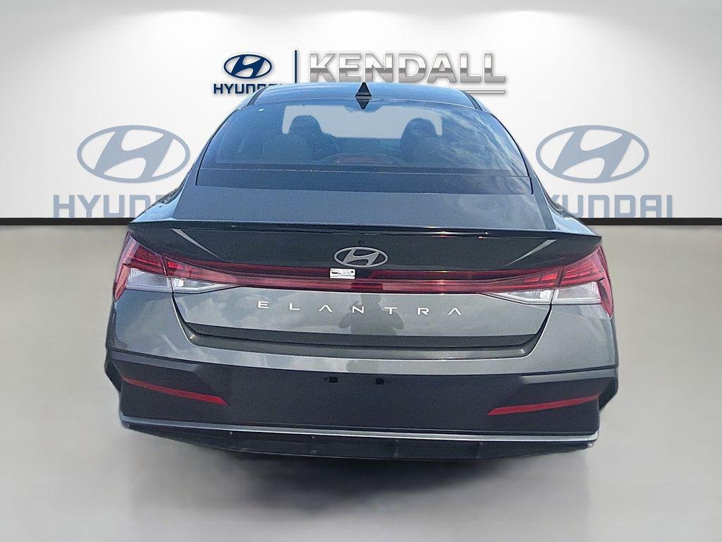 New 2026 Amazon Gray Hyundai SEL Sport Premium image 5