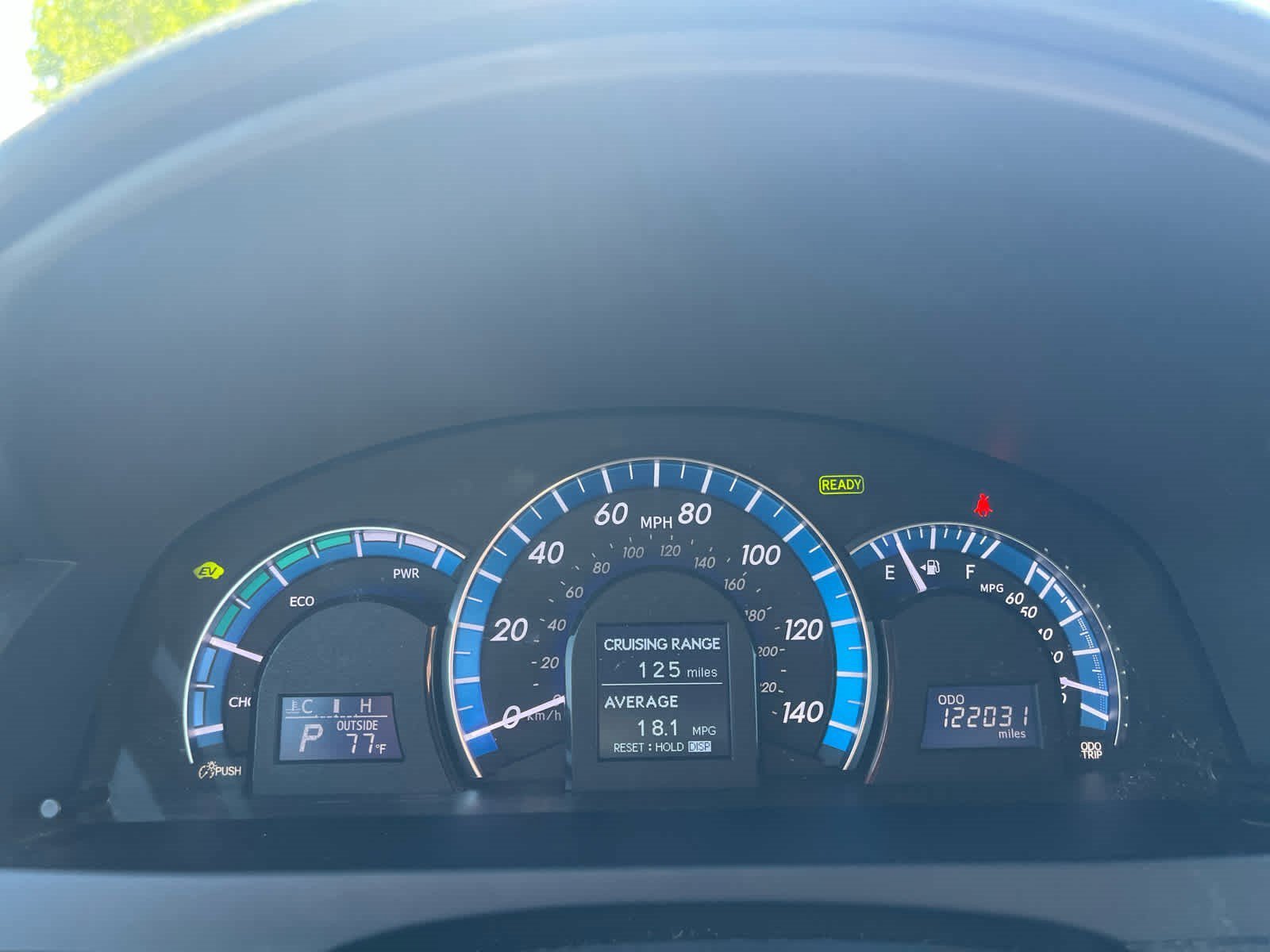 Used 2014 Super White Toyota XLE image 13