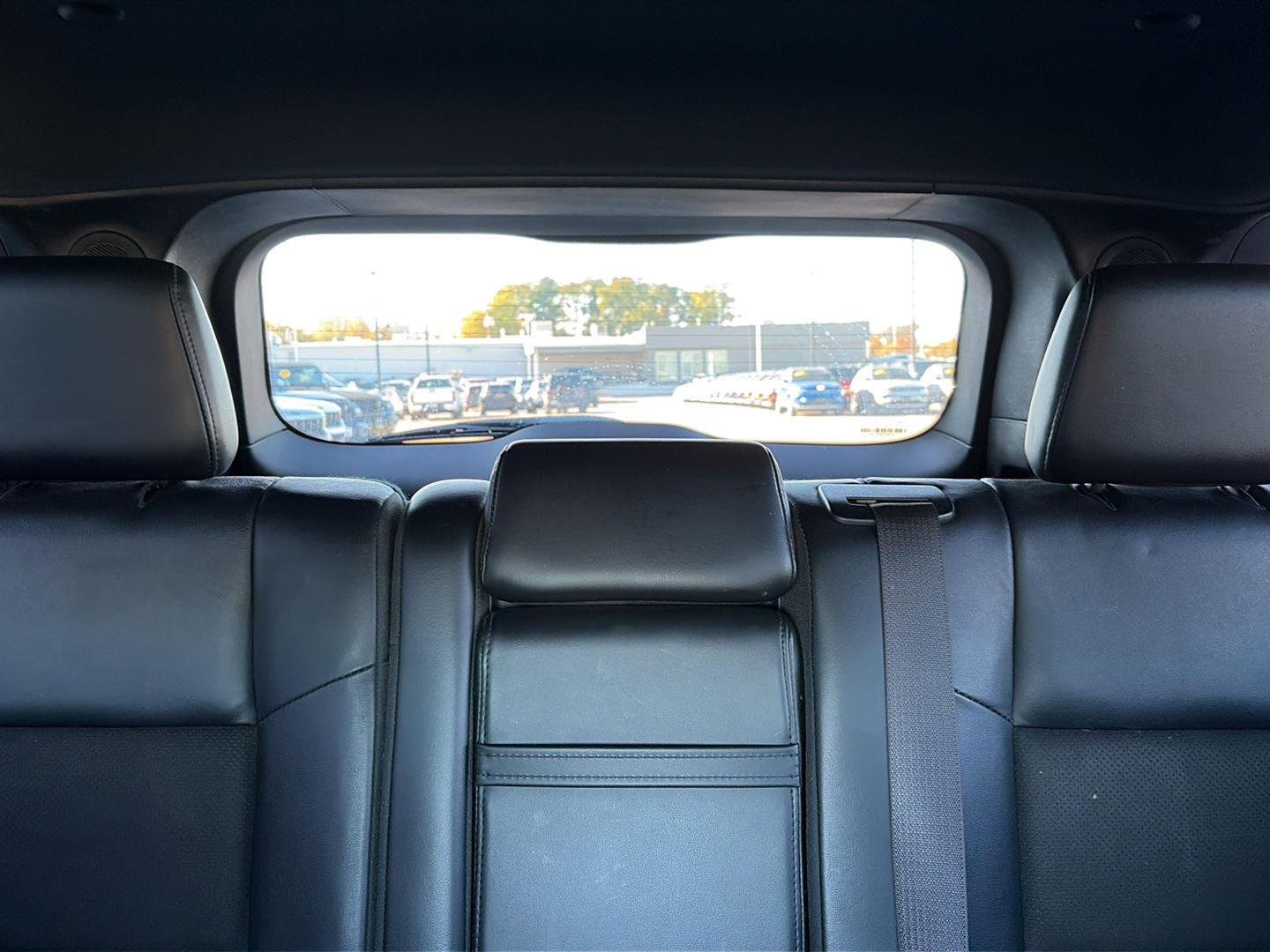 Used 2019 Diamond Black Crystal Pearlcoat Jeep Altitude image 12