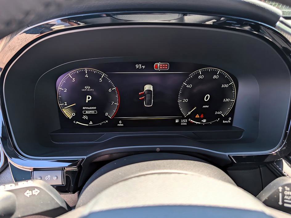 New 2027 2T RAD WHT INFINITI SPORT image 14