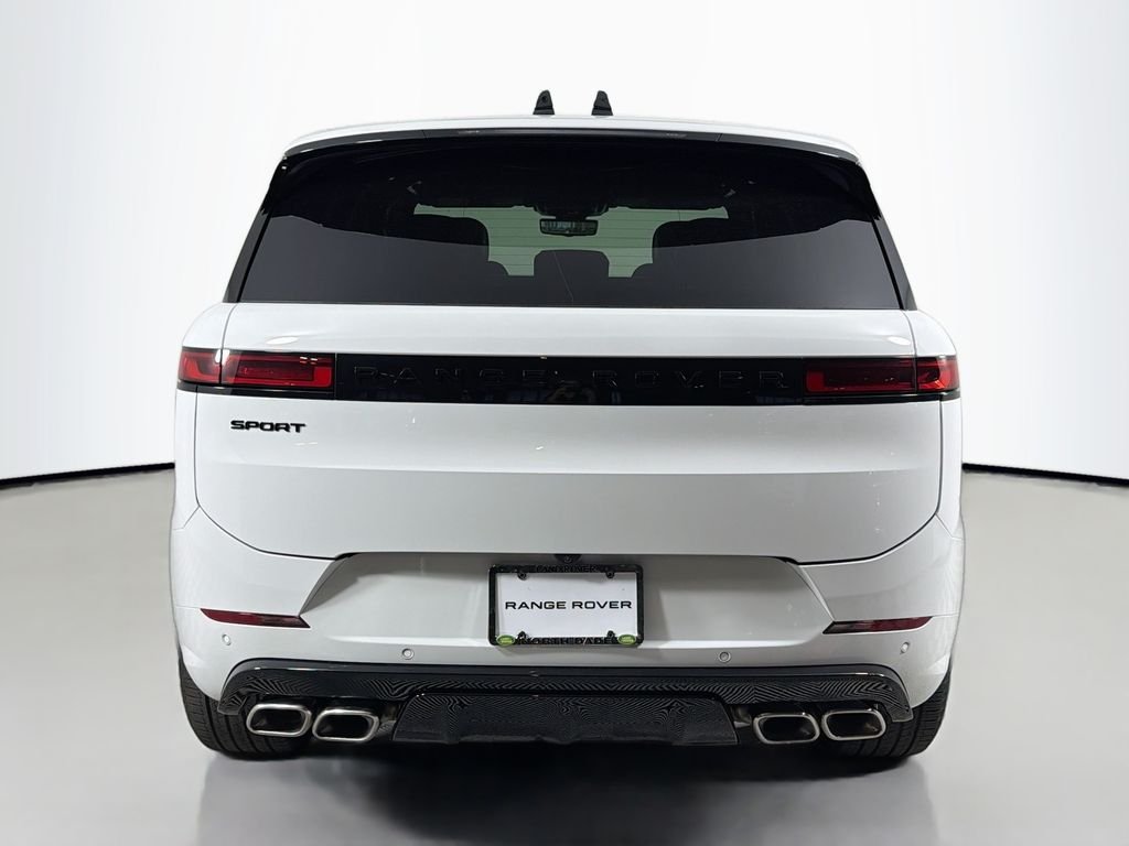 New 2026 Fuji White Land Rover Dynamic SE image 6