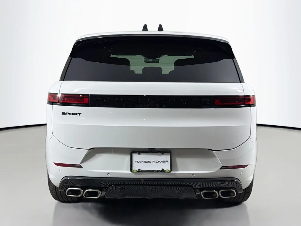 New 2026 Fuji White Land Rover Dynamic SE image 6