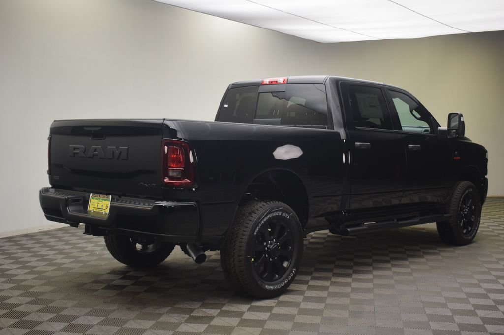 New 2026 Diamond Black Crystal Pearl-Coat Exterior Paint RAM Tradesman image 6