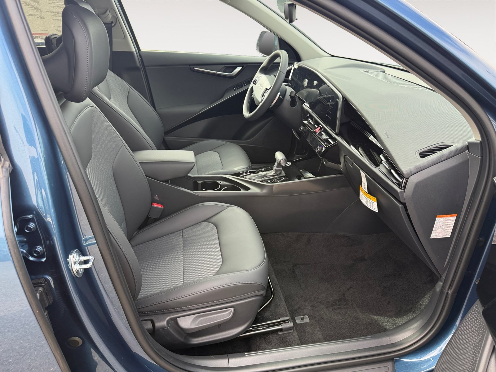 New 2026 Mineral Blue Kia EX image 19