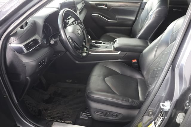 Used 2021 Gray Toyota Platinum image 19
