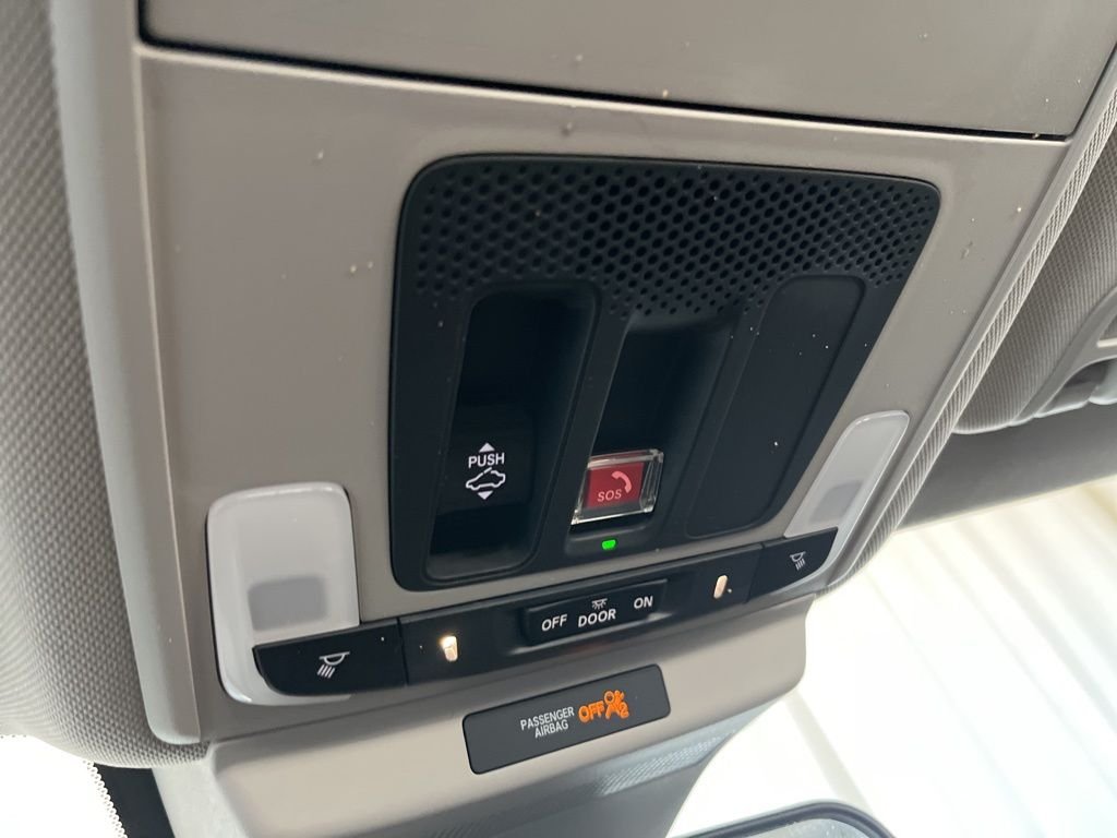 Used 2023 White Honda EX image 18