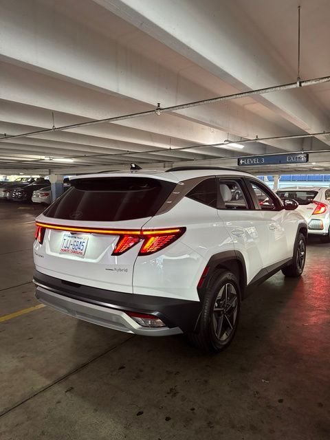 Used 2026 White Hyundai SEL Convenience image 4