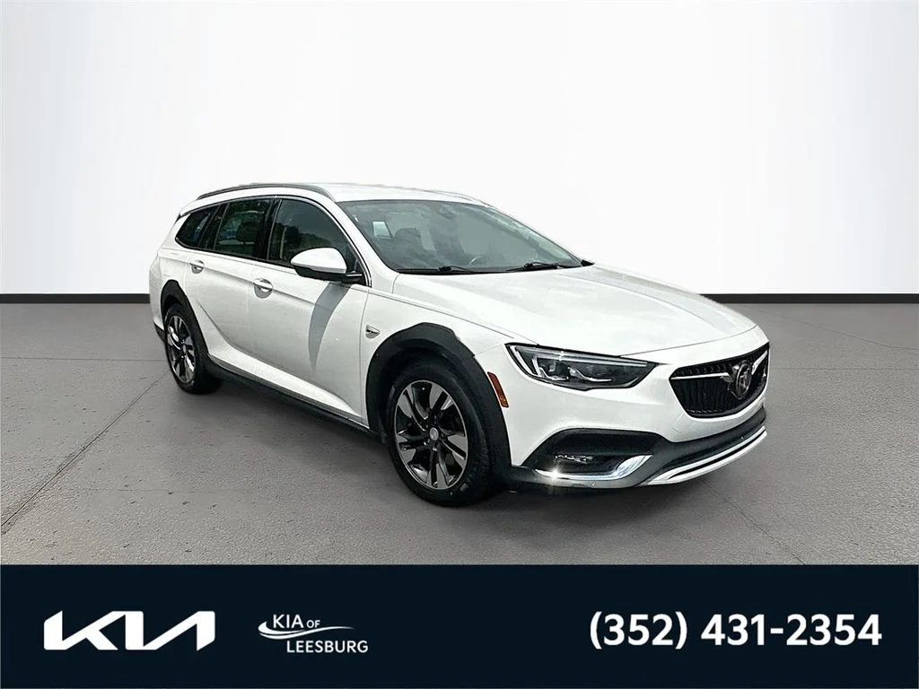 2019 Buick Regal Essence AWD's photo