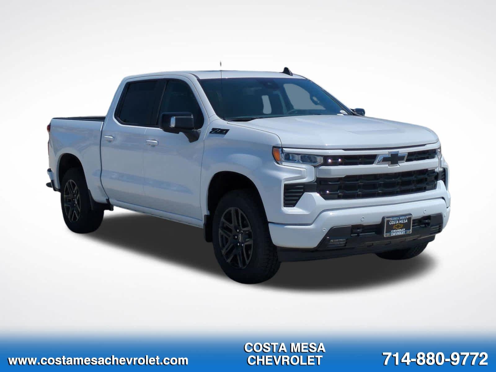 New 2026 Summit White Chevrolet RST image 3