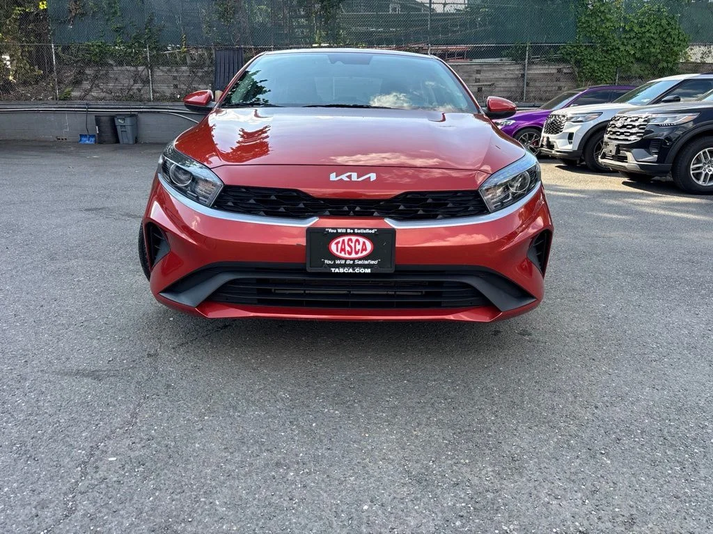 Used 2023 Red Kia LXS image 8