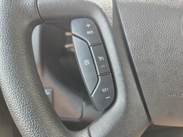 Used 2025 Summit White Chevrolet LT image 15