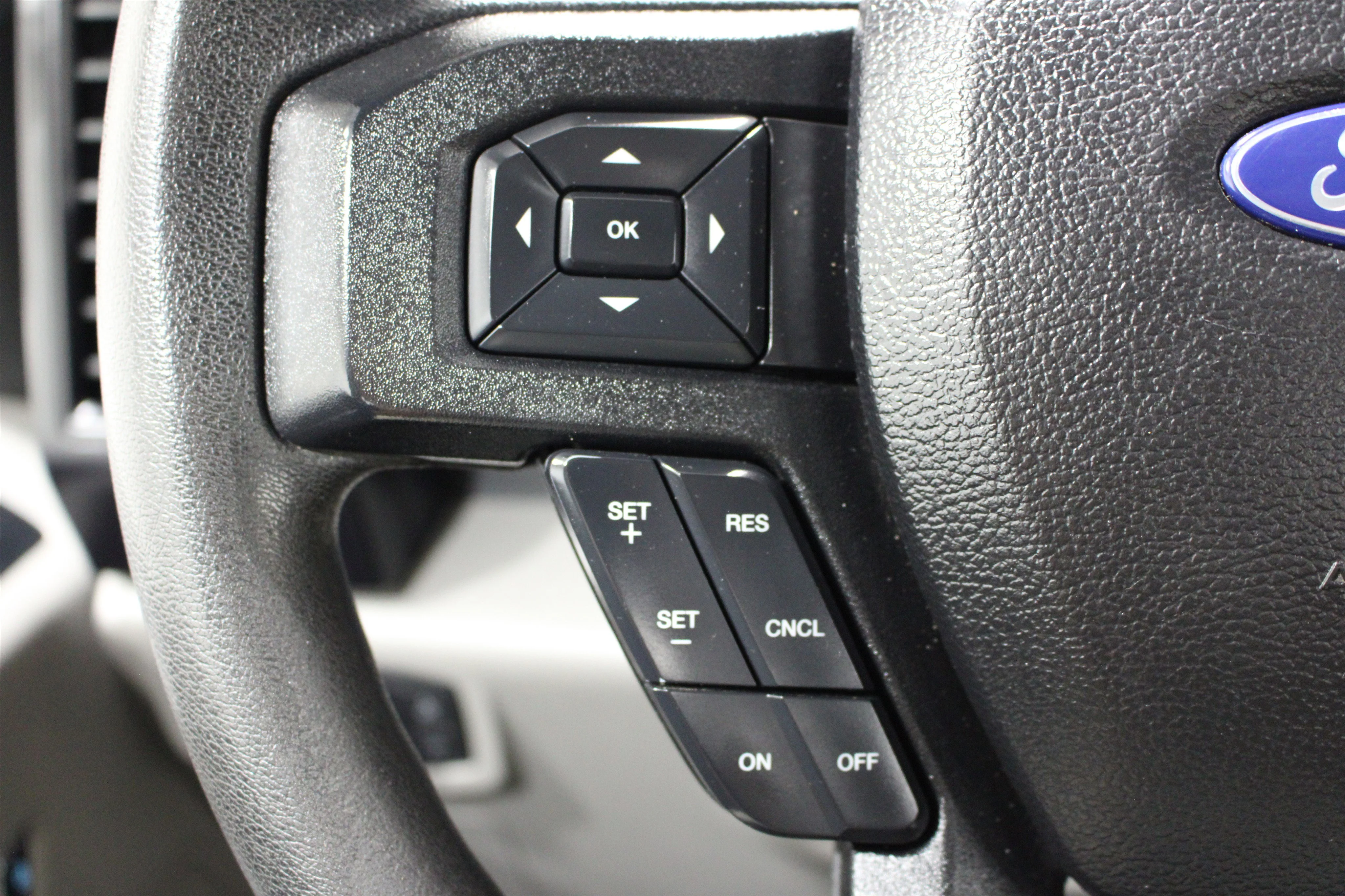 2017 Ford F-150 XL - Photo 11