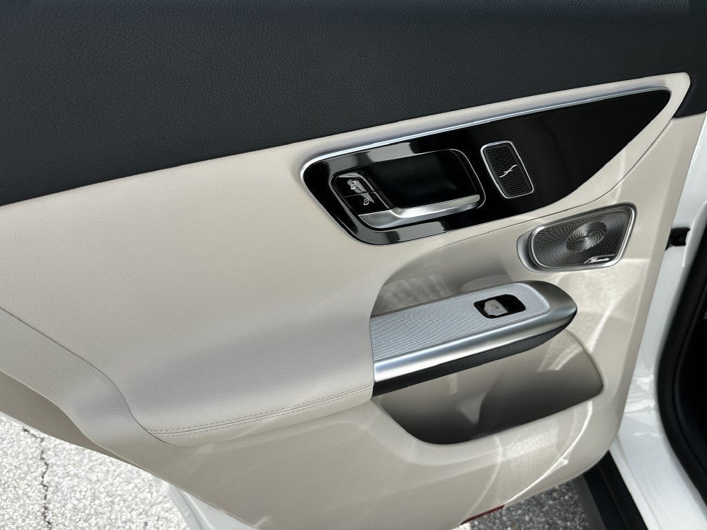 New 2026 Polar White Mercedes-Benz GLC 300 image 62