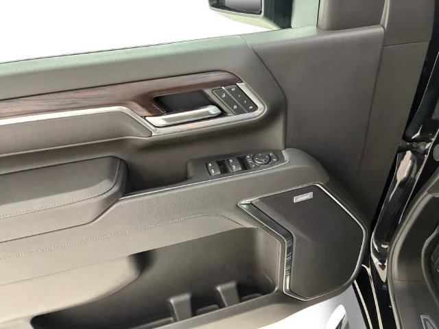Certified Used 2025 Onyx Black GMC SLT image 13